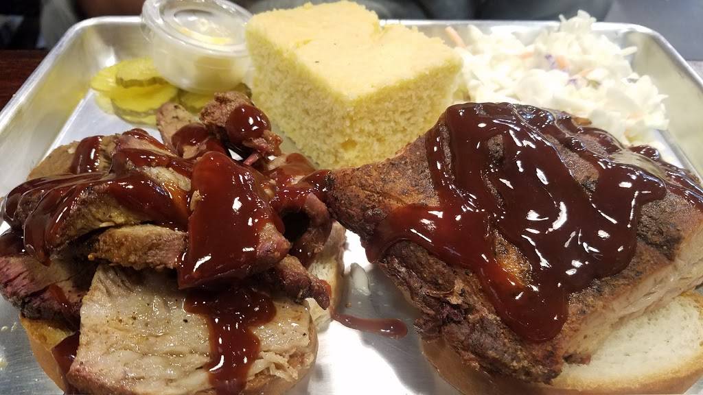 Hot Spot BBQ | restaurant | 6593 Collins Dr D4, Moorpark, CA 93021, USA | 8058760302 OR +1 805-876-0302