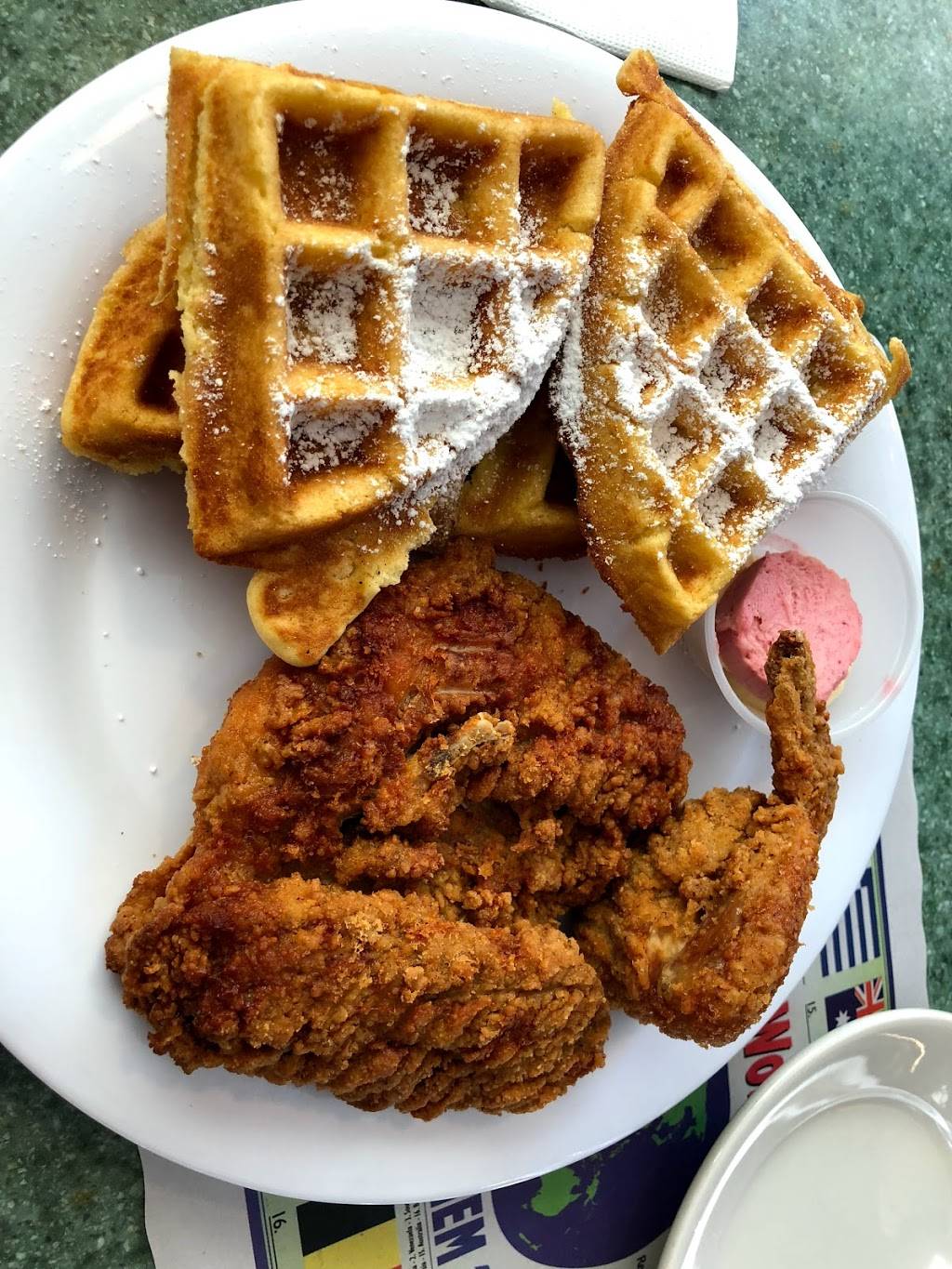 Biscuits and Barbeque | restaurant | 106 E 2nd St, Mineola, NY 11501, USA | 5164939797 OR +1 516-493-9797