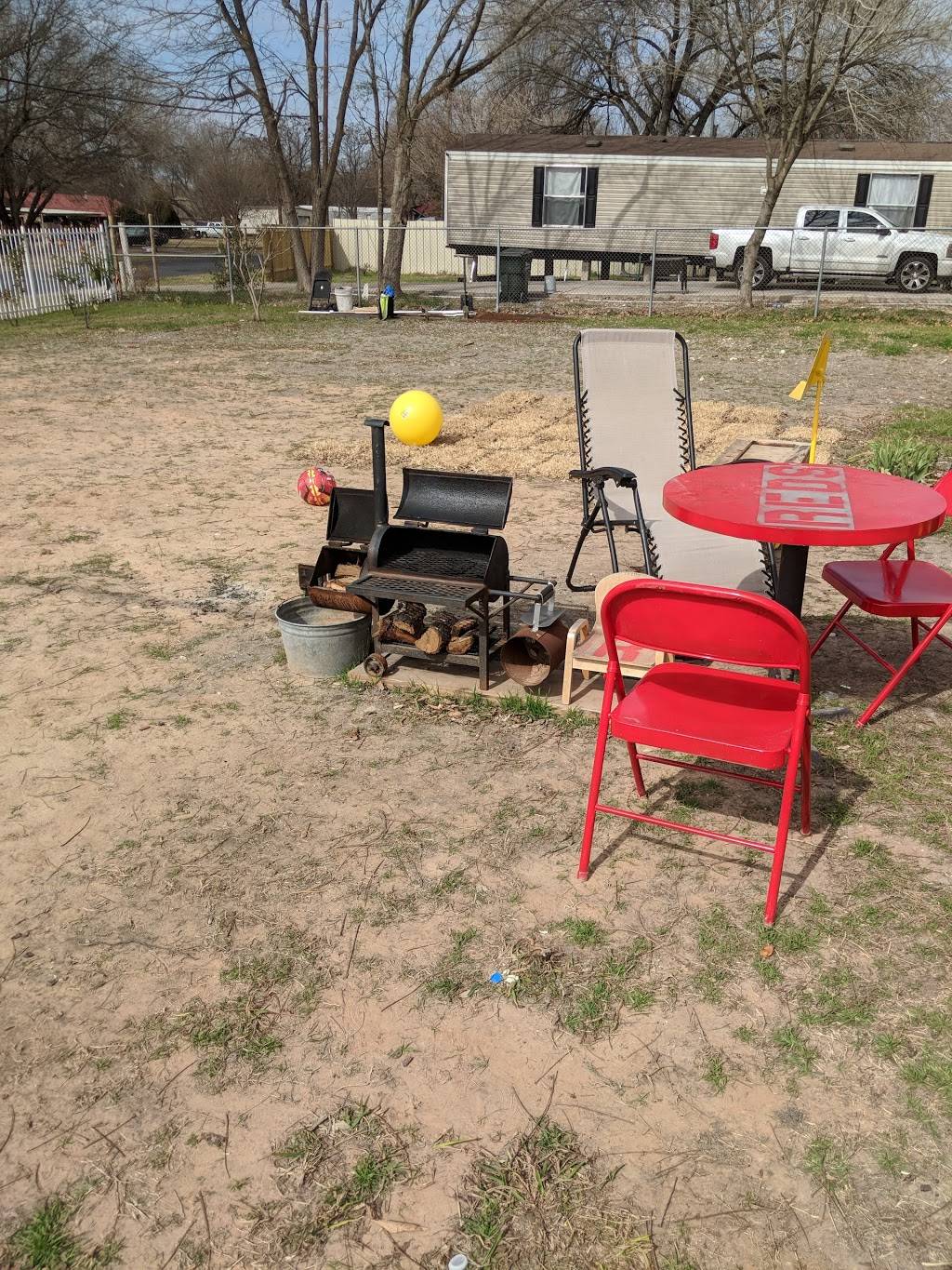 Reds Smoking BBQ | restaurant | 1706 Crystal Bend Dr, Pflugerville, TX 78660, USA | 5126708544 OR +1 512-670-8544