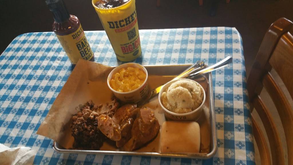 Dickeys Barbecue Pit | restaurant | 1252 Interquest Pkwy, Colorado Springs, CO 80921, USA | 7195981909 OR +1 719-598-1909