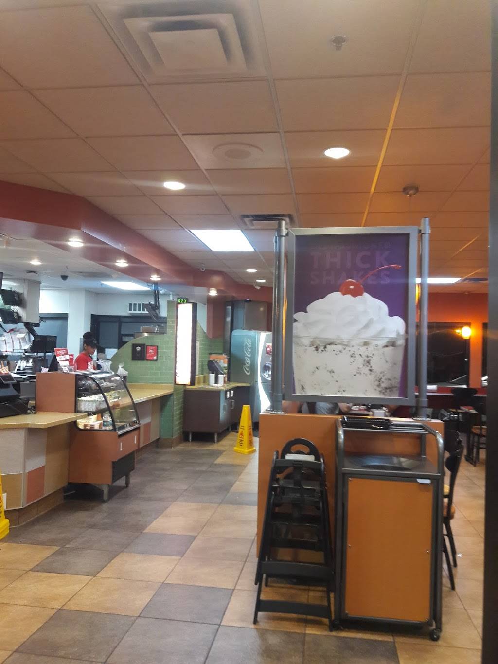 Jack in the Box | restaurant | 147 S Oswell St, Bakersfield, CA 93307, USA | 6613637921 OR +1 661-363-7921