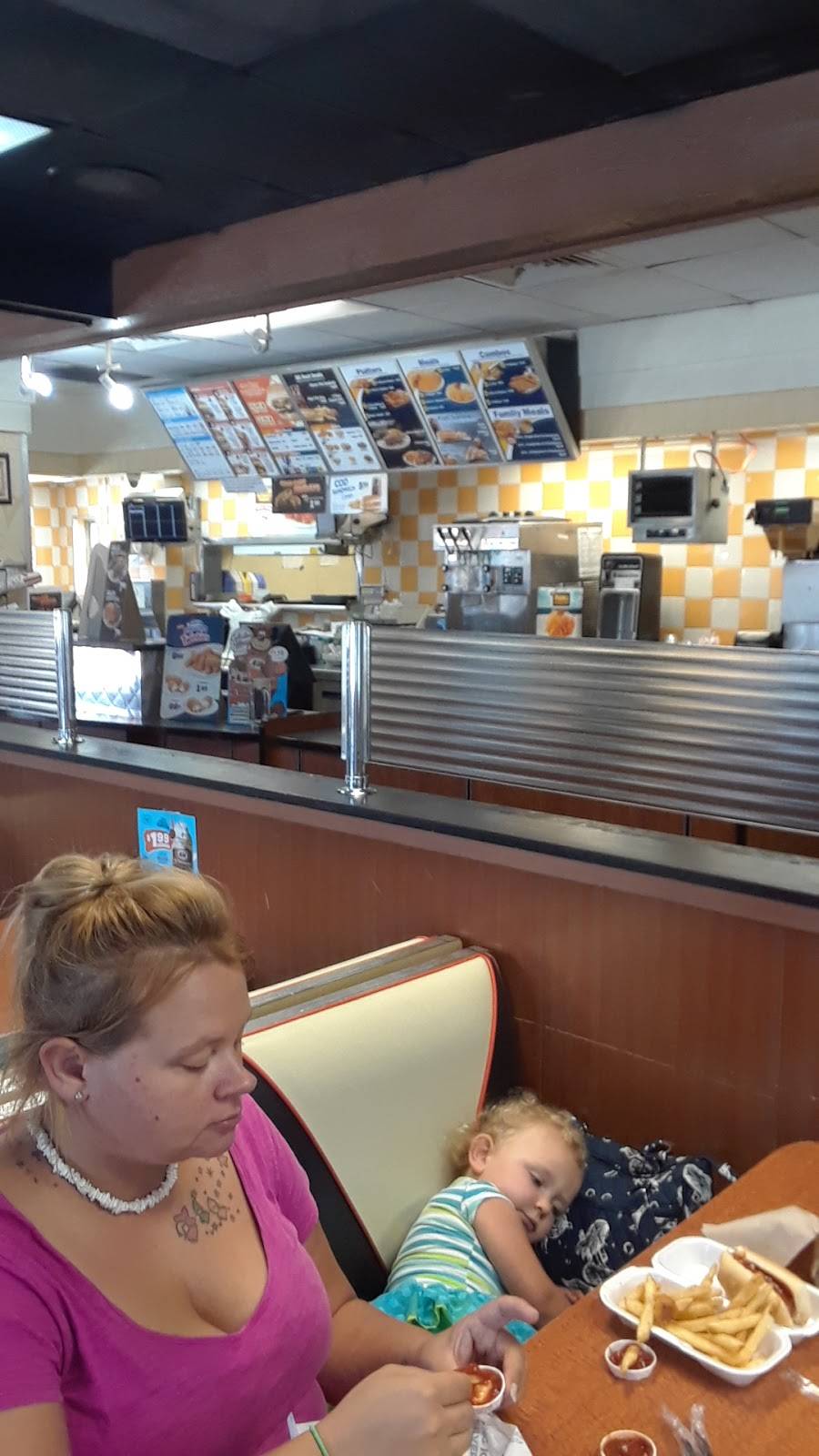 Long John Silvers | restaurant | 2440 Commercial Way, Spring Hill, FL 34606, USA | 3526884428 OR +1 352-688-4428