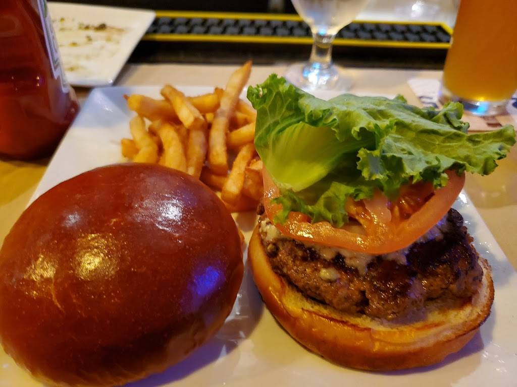 Grand Lake Public House | restaurant | 1623 S Main St, Grove, OK 74344, USA | 4177705226 OR +1 417-770-5226