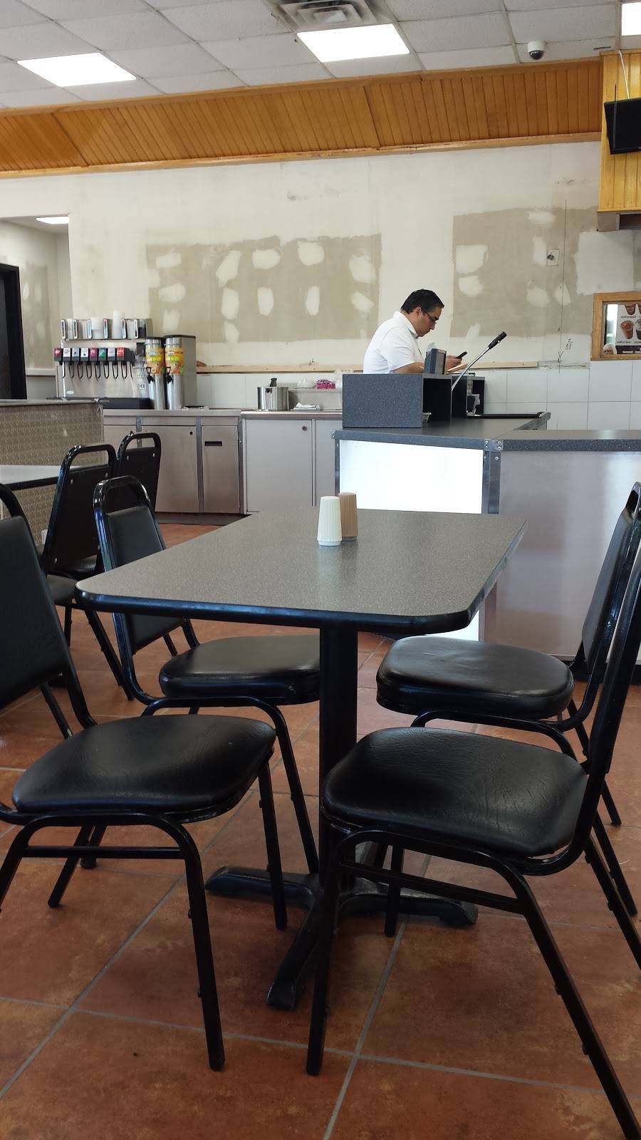 Braums Ice Cream & Burger Restaurant | restaurant | 2806 S Harvard Ave, Tulsa, OK 74114, USA | 9187423062 OR +1 918-742-3062