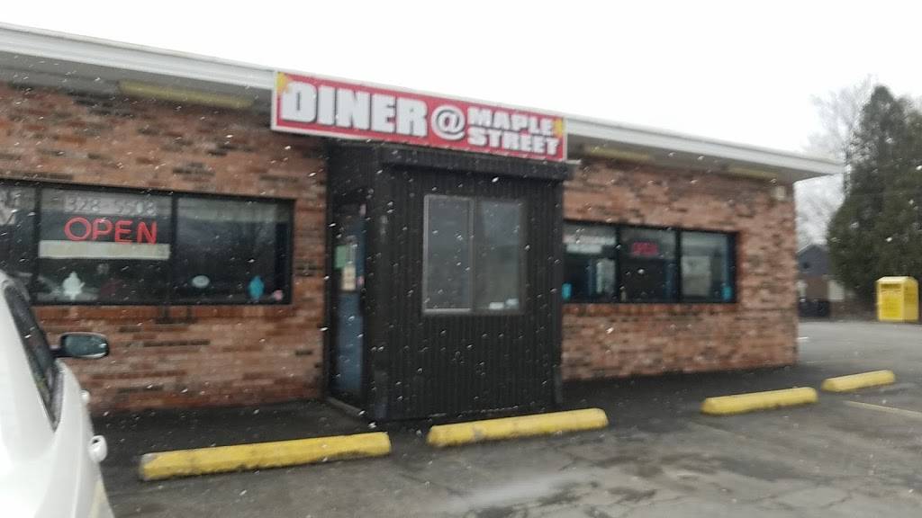 Maple Diner | restaurant | 993 Maple St, Rochester, NY 14611, USA | 5853285508 OR +1 585-328-5508