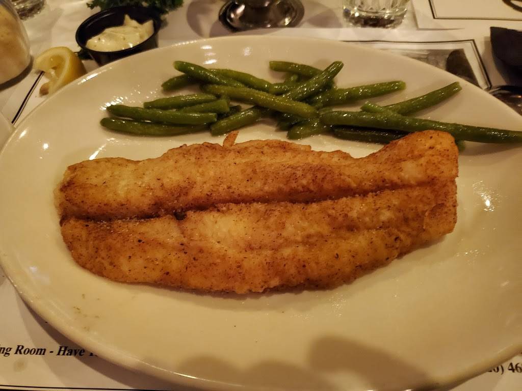 Wallys Spot Supper Club | restaurant | 1979 Main St, Green Bay, WI 54302, USA | 9204687924 OR +1 920-468-7924