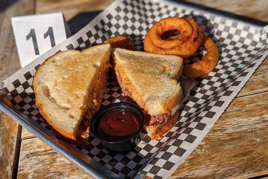 The Hudson Eatery & Bar | restaurant | 1601 E Apache Blvd, Tempe, AZ 85281, USA | 4806994173 OR +1 480-699-4173