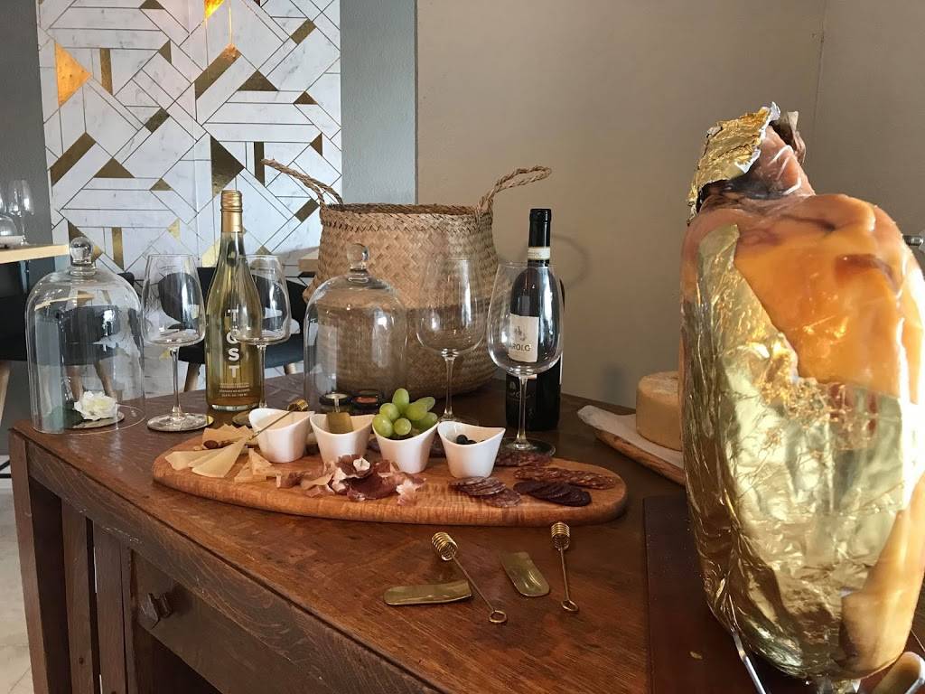 A bite | restaurant | 1272 N Palm Ave, Sarasota, FL 34236, USA | 9415652536 OR +1 941-565-2536