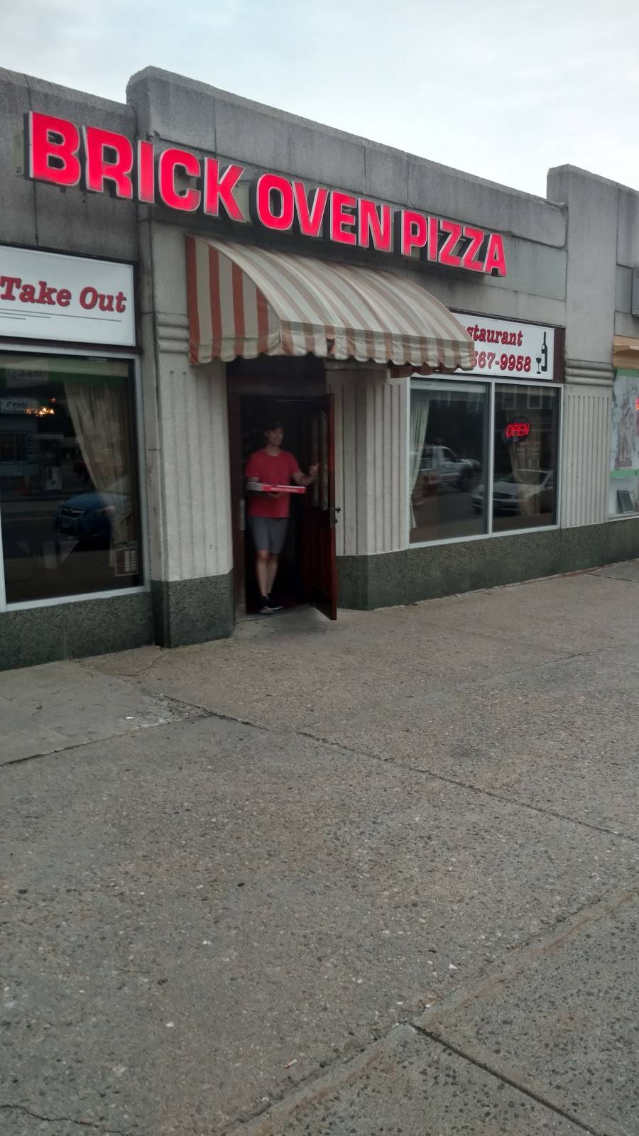 Brick Oven Pizza | restaurant | 1581 Capitol Ave, Bridgeport, CT 06604, USA | 2033679958 OR +1 203-367-9958