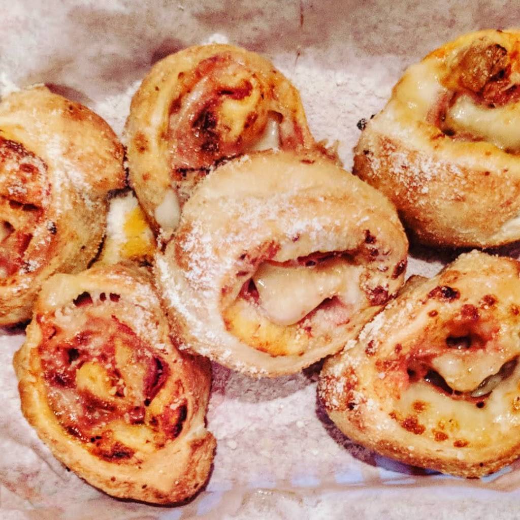 Floridinos Pizza & Pasta | restaurant | 590 N Alma School Rd #35, Chandler, AZ 85224, USA | 4808128433 OR +1 480-812-8433