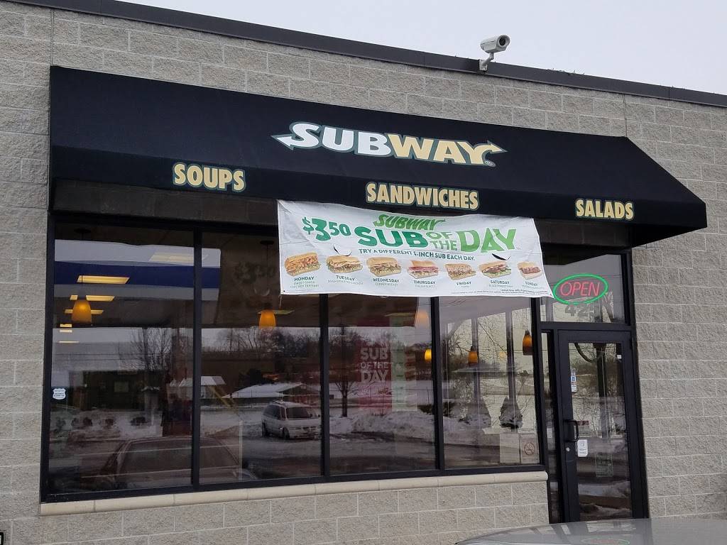 Subway | restaurant | 425 N Springfield Ave, Rockford, IL 61101, USA | 8153164635 OR +1 815-316-4635
