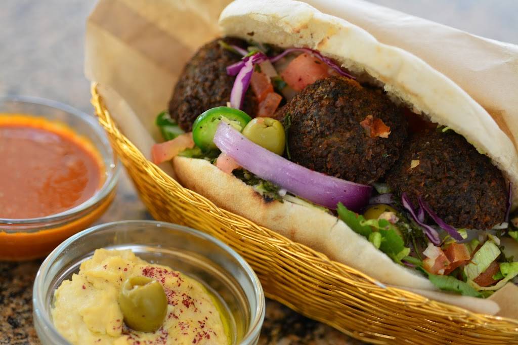 Bellerose Famous Pizza | restaurant | 24822 Union Tpke, Queens, NY 11426, USA | 7183472100 OR +1 718-347-2100