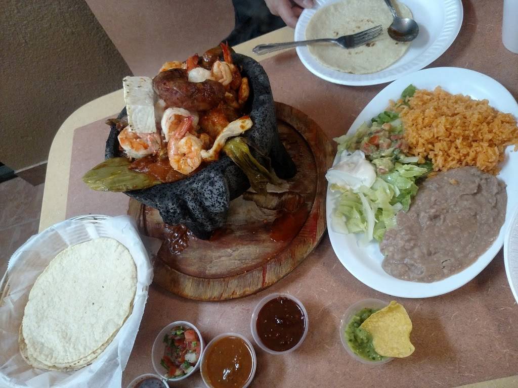 Taqueria Molcajetes | restaurant | 1195 W College Ave, Santa Rosa, CA 95401, USA | 7075448280 OR +1 707-544-8280