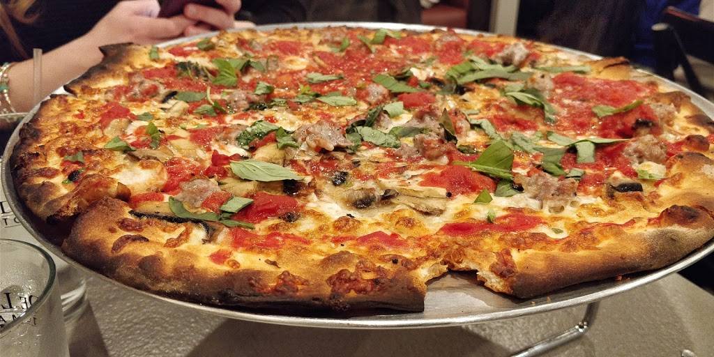 DeLorenzos Tomato Pies | restaurant | 1707 Yardley Langhorne Rd, Yardley, PA 19067, USA | 2154931006 OR +1 215-493-1006