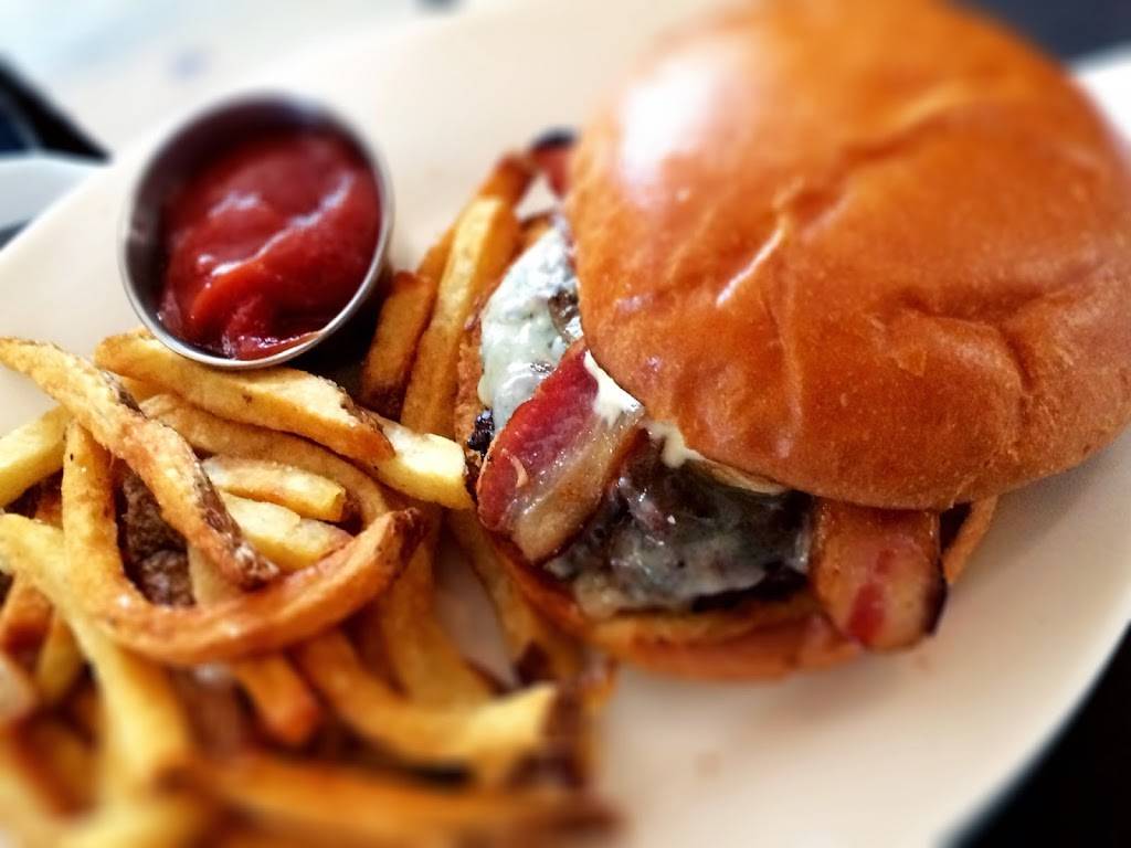 The Harriet Brasserie | restaurant | 2724 W 43rd St, Minneapolis, MN 55410, USA | 6123542197 OR +1 612-354-2197