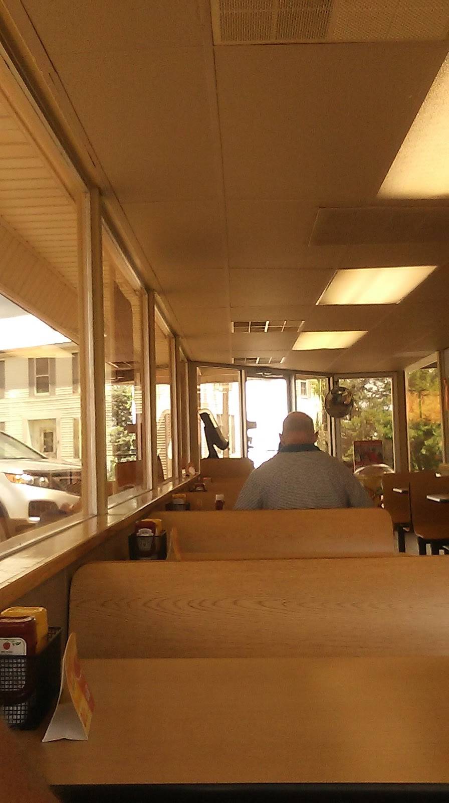 Dairy Queen | restaurant | 402 E W Main St, Barnesville, OH 43713, USA | 7404251475 OR +1 740-425-1475