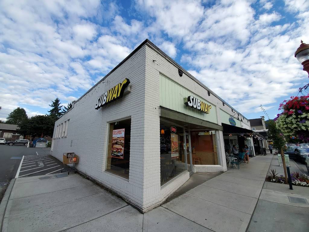 Subway | meal takeaway | 98 Front St N, Issaquah, WA 98027, USA | 4253922377 OR +1 425-392-2377