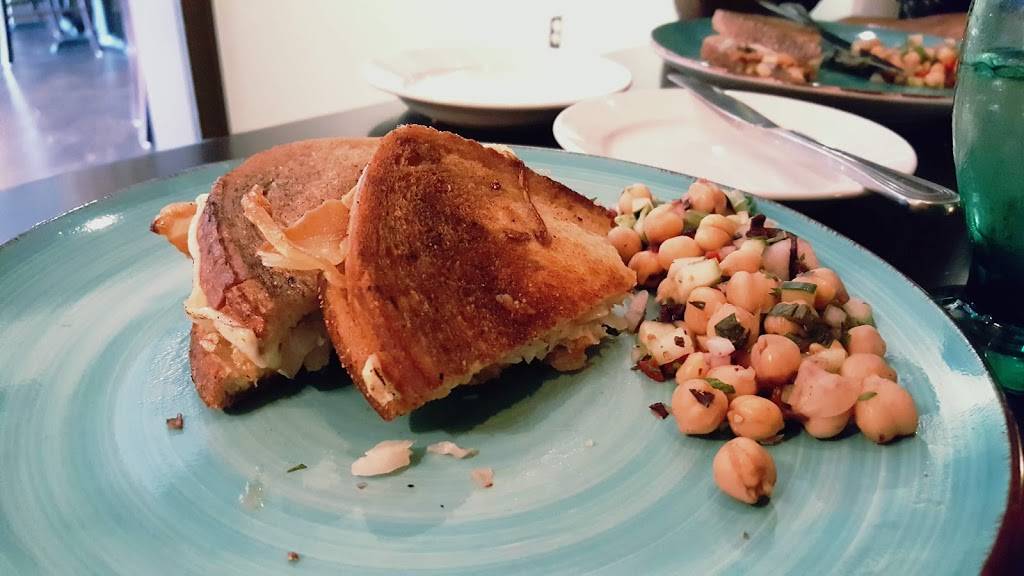 Krave Cafe + Caterer | restaurant | 102 Sparta Ave, Newton, NJ 07860, USA | 9733832600 OR +1 973-383-2600