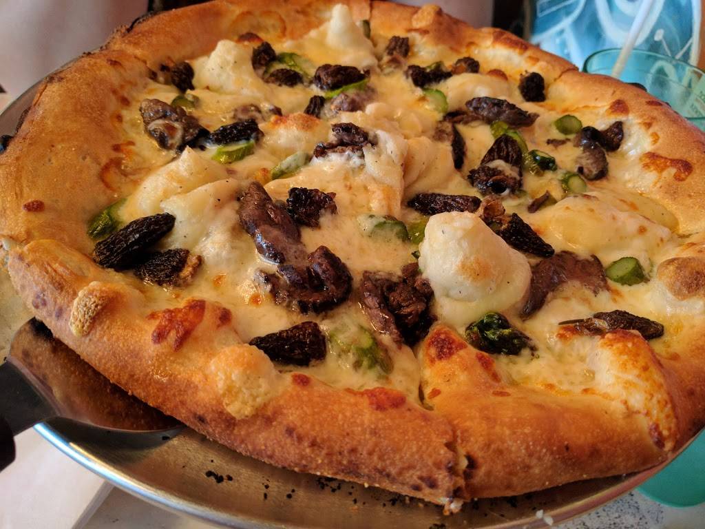 The Cosmos | restaurant | 1200 N Larch St, Lansing, MI 48906, USA | 5178973563 OR +1 517-897-3563