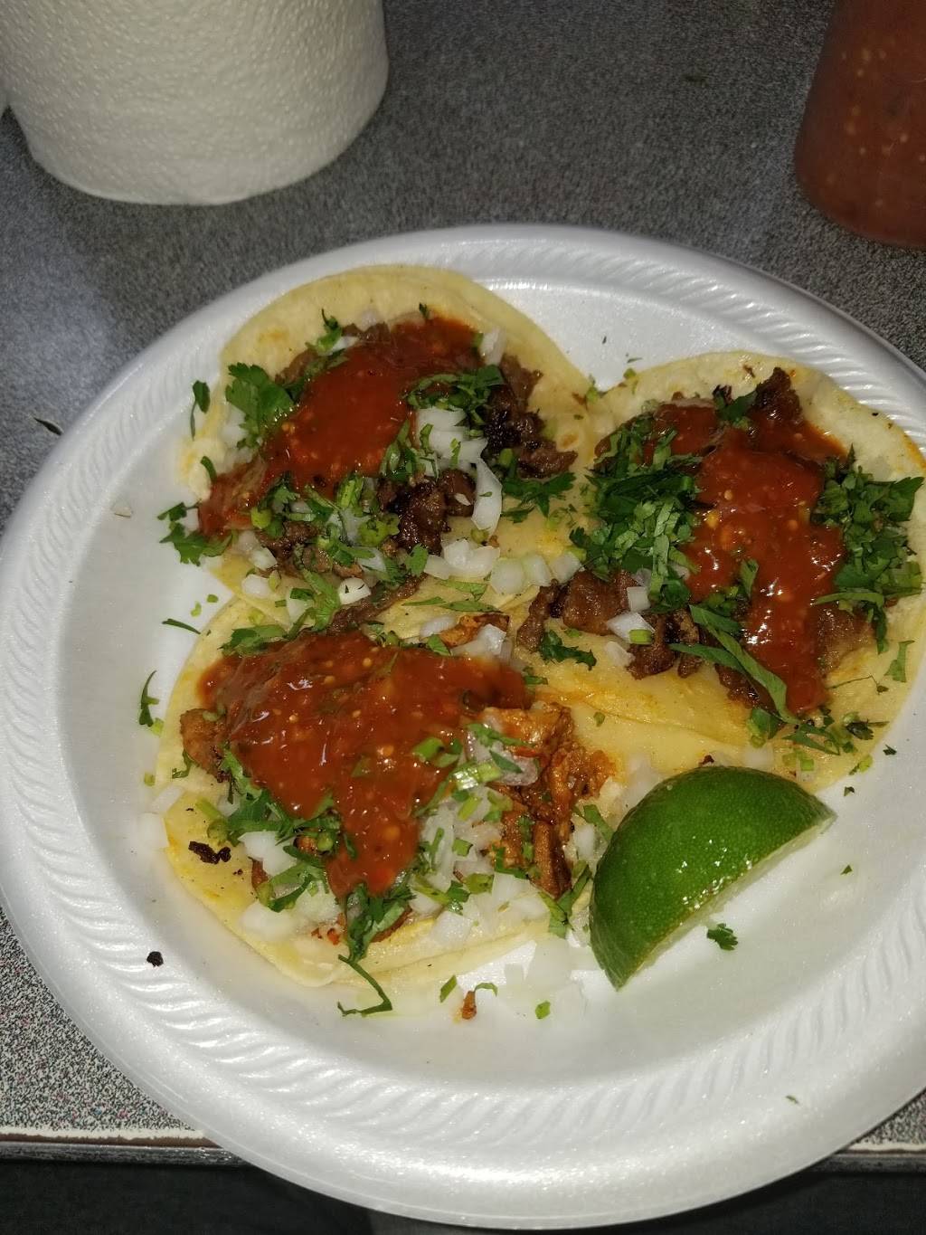 Tacos La Banqueta | restaurant | 2007 Southeast Pkwy, Arlington, TX 76018, USA | 6822761577 OR +1 682-276-1577