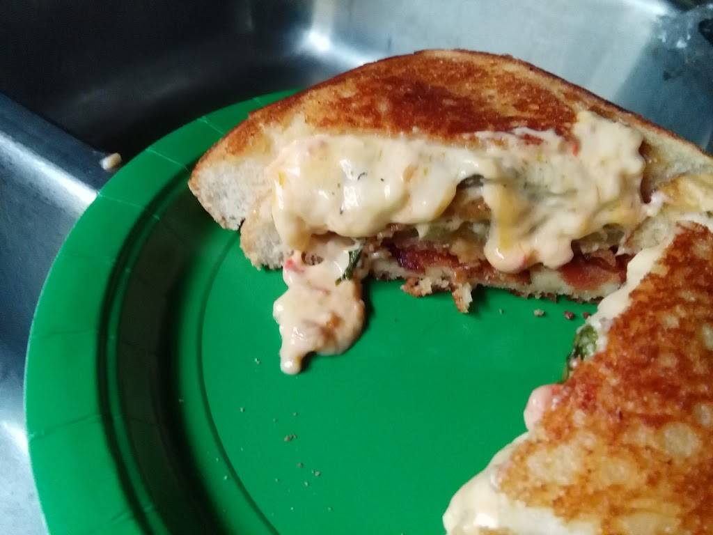 Tracks | restaurant | 100 N Front St, Winona, MS 38967, USA | 6622833505 OR +1 662-283-3505