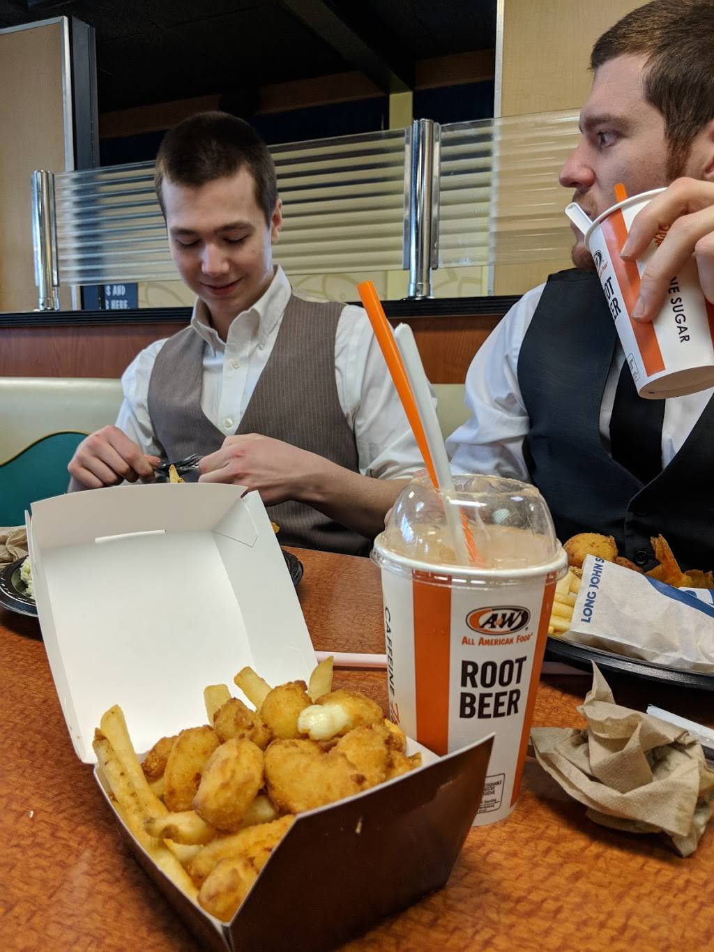 A&W Restaurant | restaurant | 1175 Elizabeth St, Liberty, MO 64068, USA | 8167813990 OR +1 816-781-3990