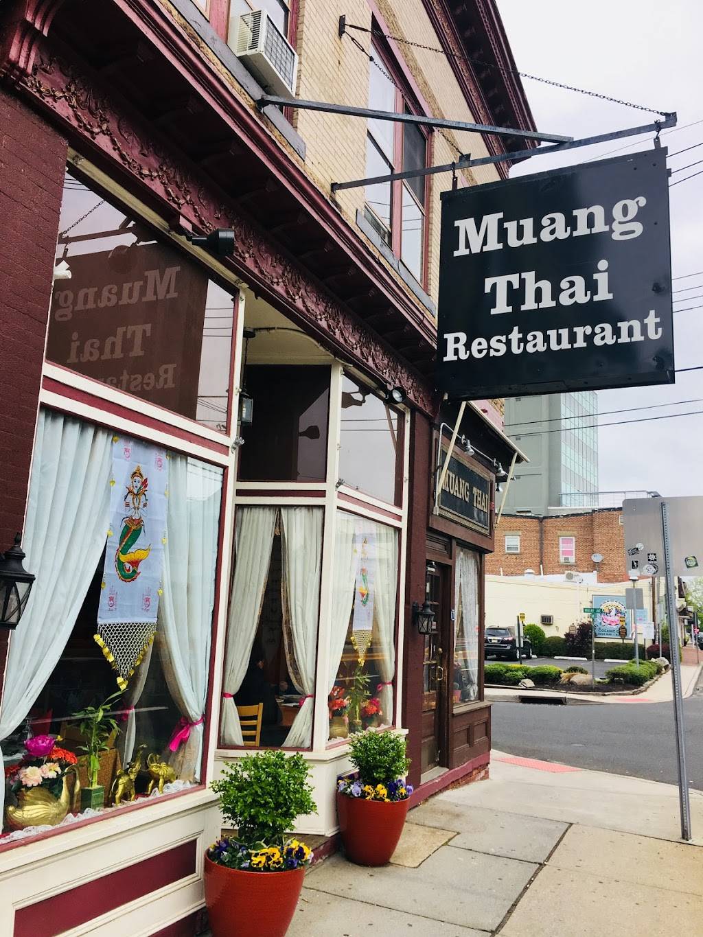 Muang Thai Restaurant | restaurant | 7 E Front St, Red Bank, NJ 07701, USA | 7327419999 OR +1 732-741-9999