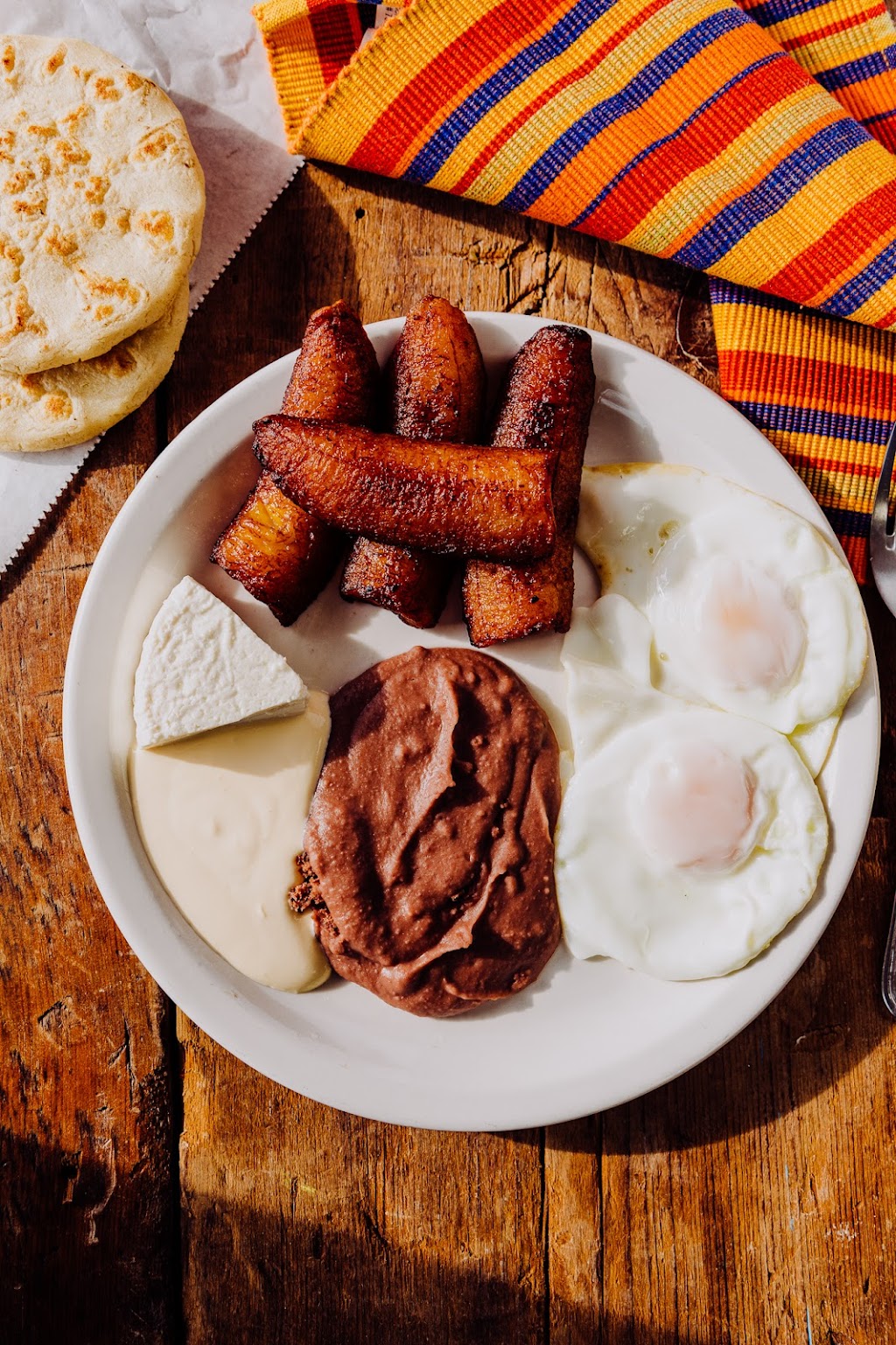 Amigos Restaurant | restaurant | 2102 Q St, Omaha, NE 68107, USA | 4027155919 OR +1 402-715-5919