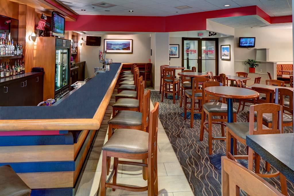Badgerland Bar & Grill | restaurant | 525 W Johnson St, Madison, WI 53703, USA | 6082513033 OR +1 608-251-3033
