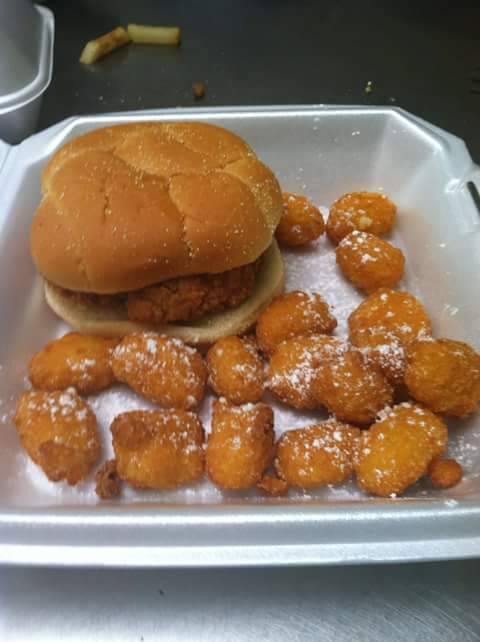 Papa Joes | restaurant | 13280 FL-19, Fort McCoy, FL 32134, USA | 3526853663 OR +1 352-685-3663