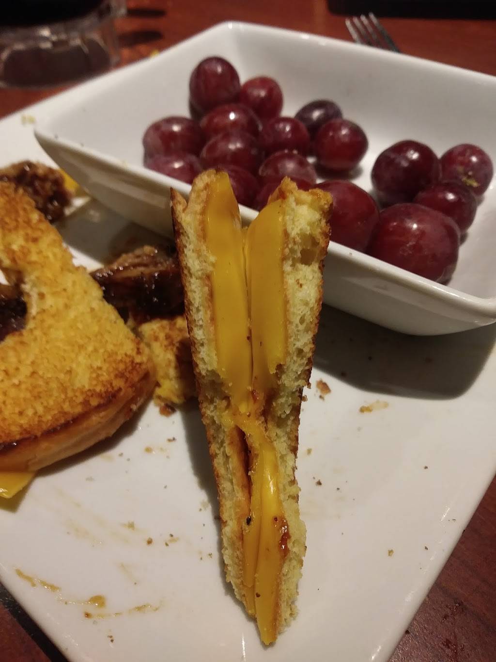 Ruby Tuesday | restaurant | 5 Walton Dr, Brewer, ME 04412, USA | 2079898953 OR +1 207-989-8953