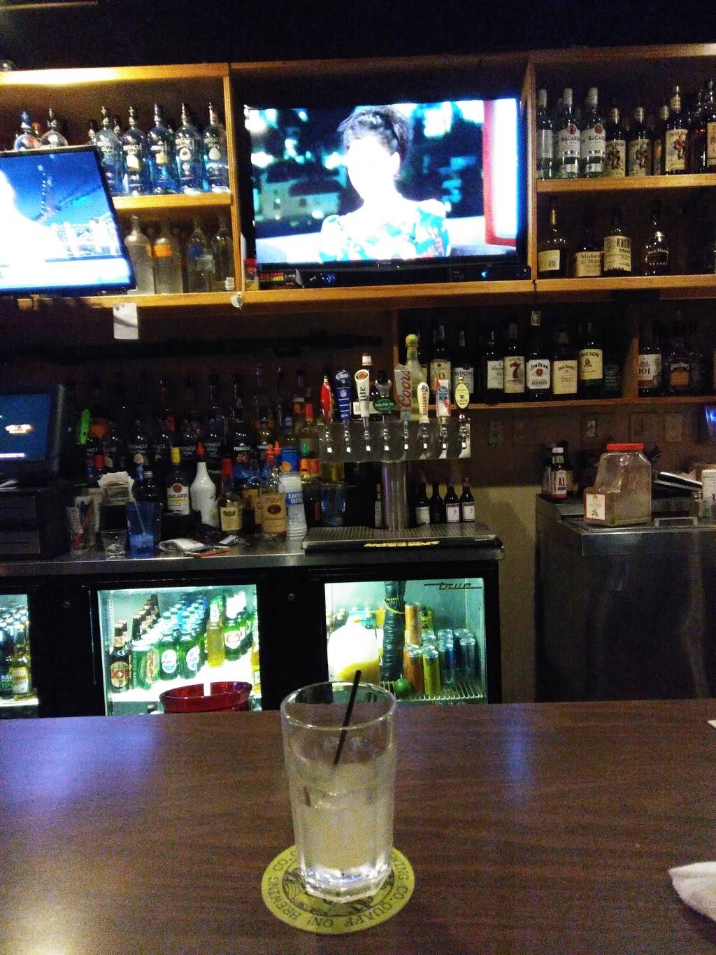 GGs Bar & Grill | restaurant | 5701 E 71st St, Indianapolis, IN 46220, USA | 3175958900 OR +1 317-595-8900