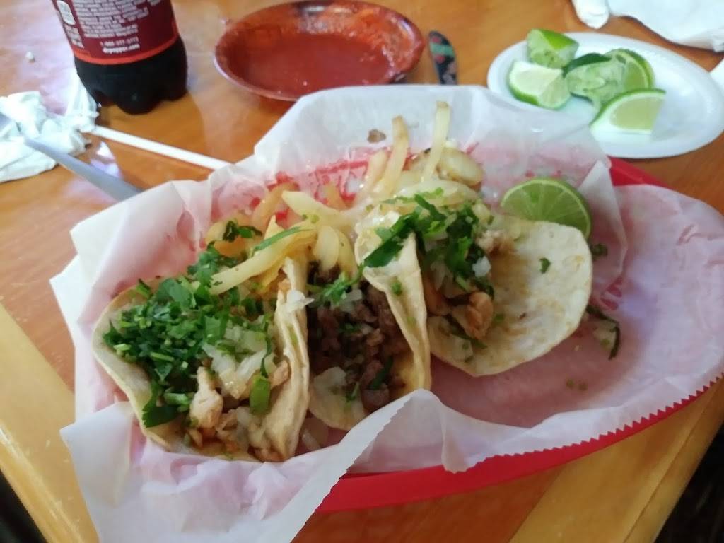 La Azteca Taqueria & Market | restaurant | 452 TN-46, Dickson, TN 37055, USA | 6153757242 OR +1 615-375-7242