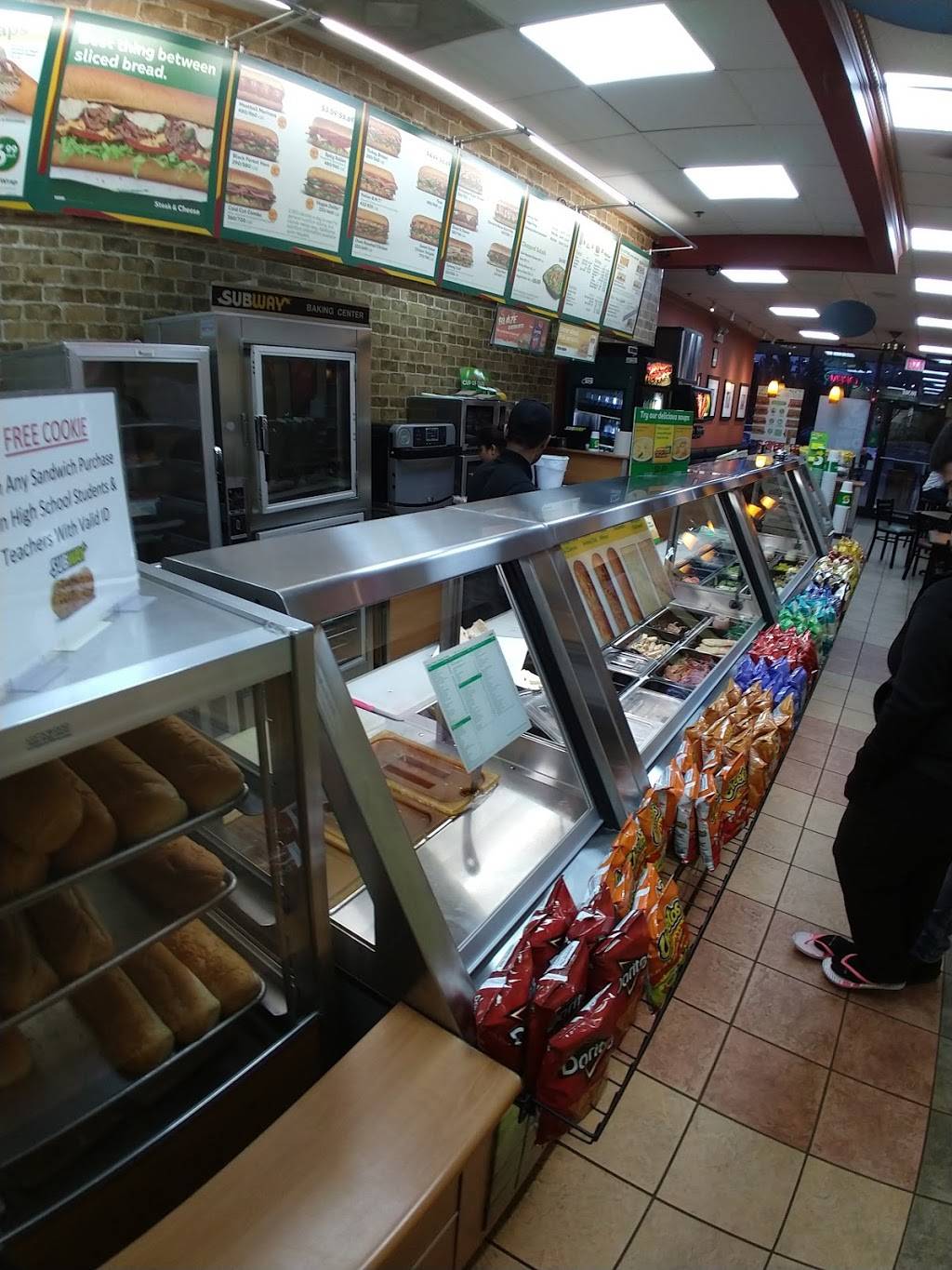 Subway Restaurants | restaurant | 1030 Summit St #300, Elgin, IL 60120, USA | 8478416699 OR +1 847-841-6699
