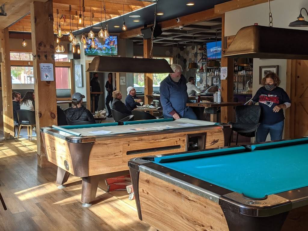 Haigs Restaurant & Sports Bar | restaurant | 4566 Main St, Manchester Center, VT 05255, USA | 8023620123 OR +1 802-362-0123