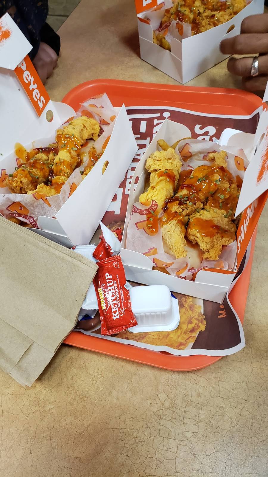 Popeyes Louisiana kitchen | restaurant | 5641 Steeles Ave E, Scarborough, ON M1V 5P6, Canada | 4167548800 OR +1 416-754-8800