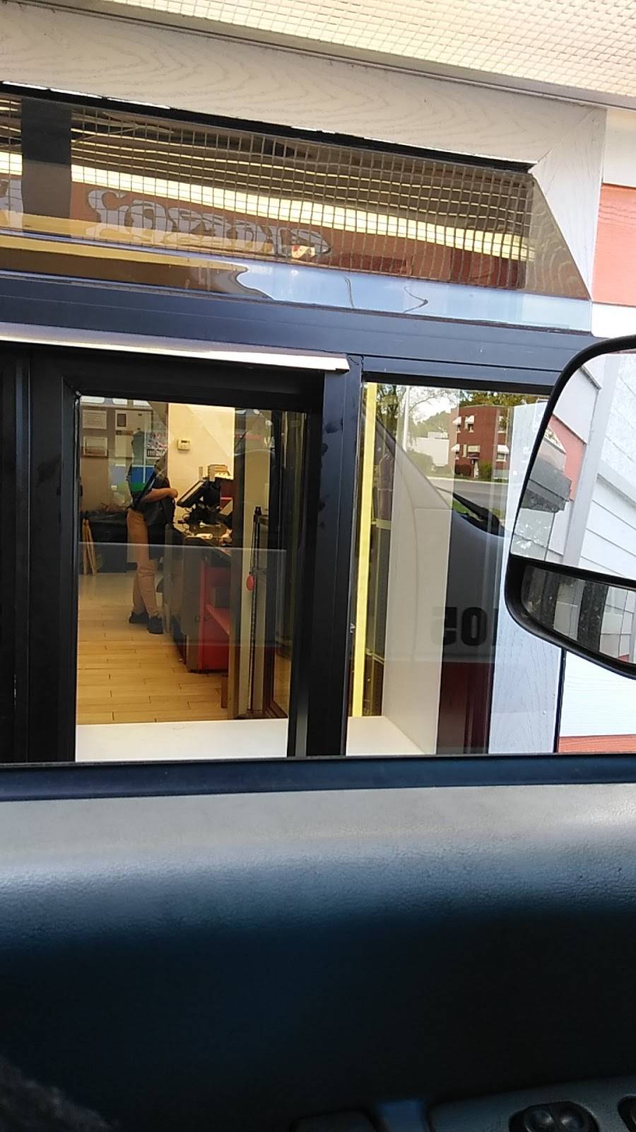 Little Caesars Pizza | meal takeaway | 8801 W Nine Mile Rd, Oak Park, MI 48237, USA | 2485426866 OR +1 248-542-6866