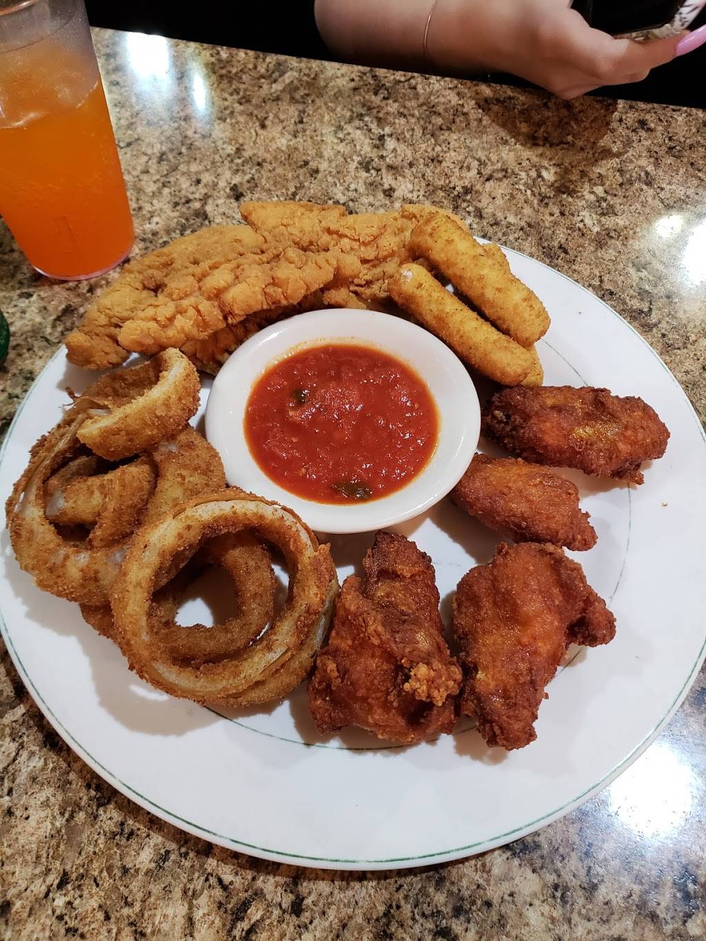 The Coffee Club Diner | restaurant | 9526 4th Ave, Brooklyn, NY 11209, USA | 7185673953 OR +1 718-567-3953