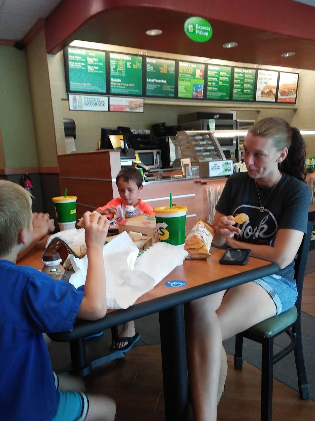 Subway | meal takeaway | 7301 MS-614 Unit G, Moss Point, MS 39562, USA | 2285888220 OR +1 228-588-8220