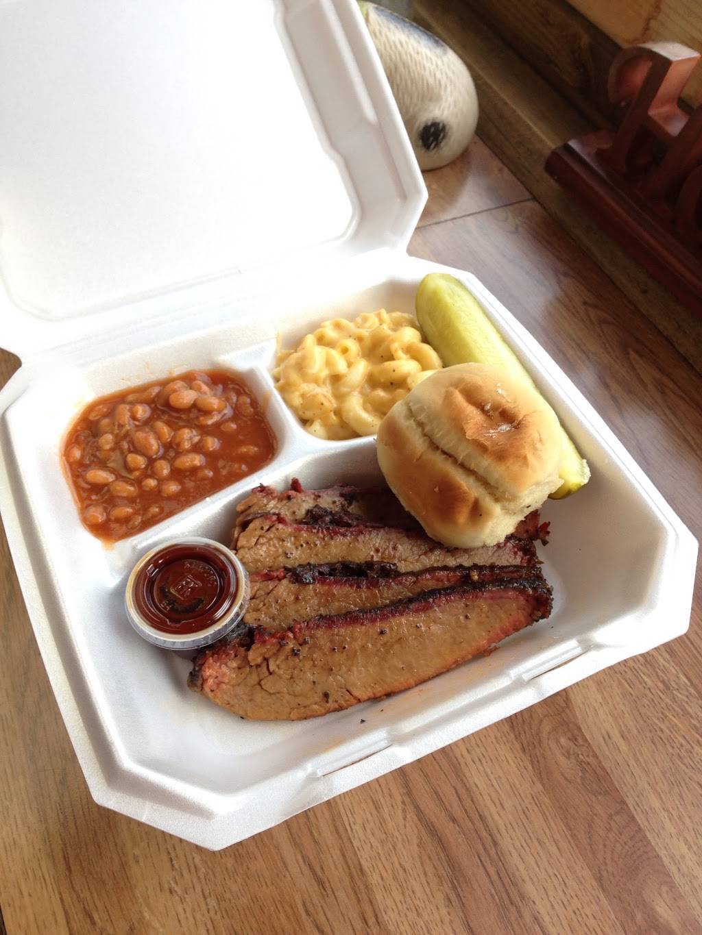 New Market BBQ | restaurant | 5601 Winchester Rd, New Market, AL 35761, USA | 2563795525 OR +1 256-379-5525