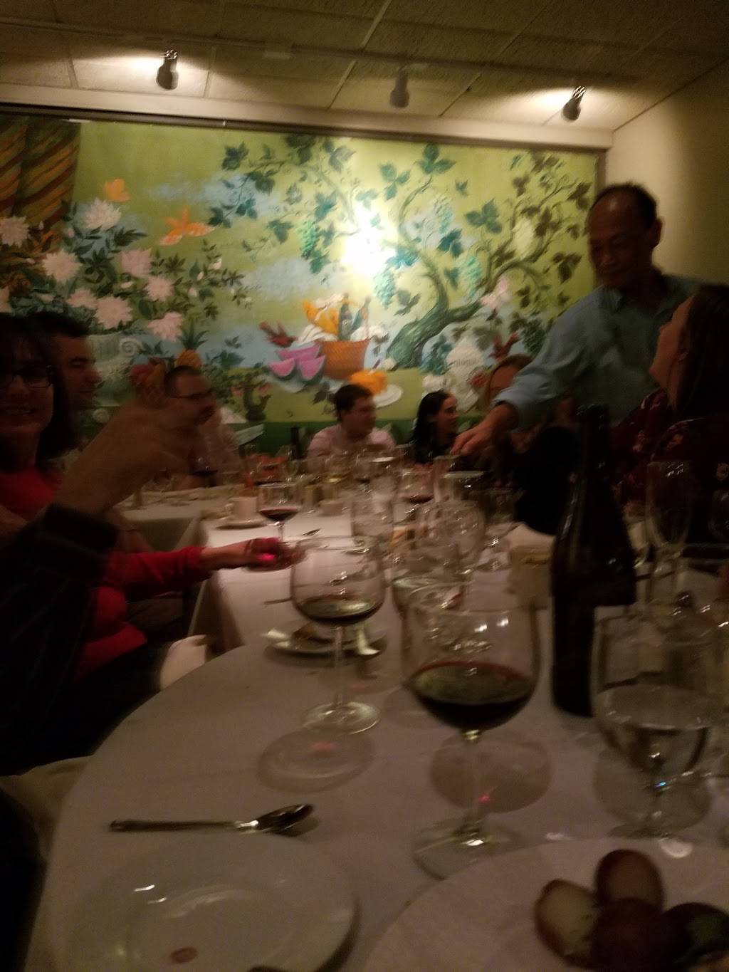 Edgewater Beach Cafe | restaurant | 5545 N Sheridan Rd, Chicago, IL 60640, USA | 7732754141 OR +1 773-275-4141