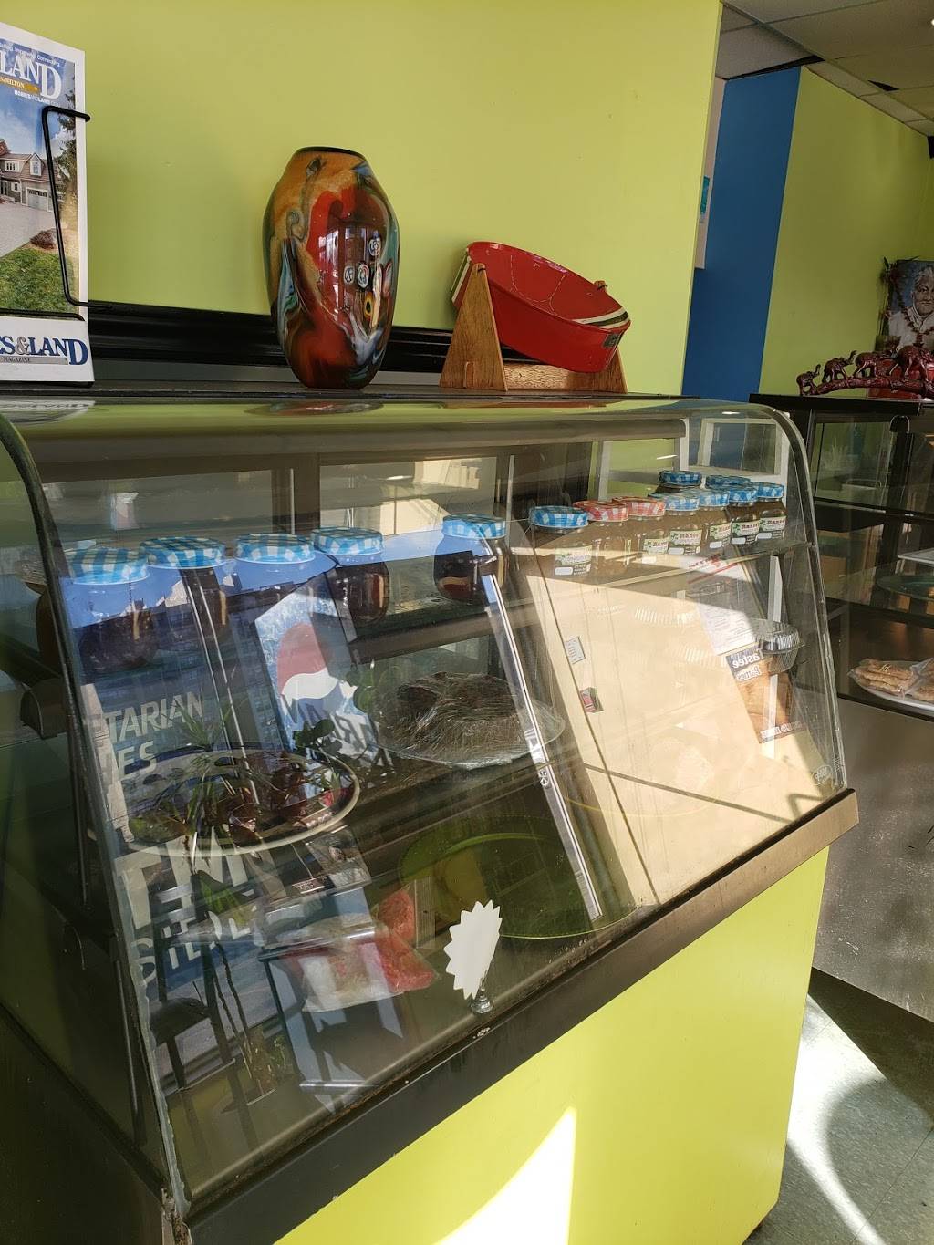 Ranees Roti & Caribbean Cuisine | restaurant | 579 Kerr St, Oakville, ON L6K 3E1, Canada | 9058422111 OR +1 905-842-2111