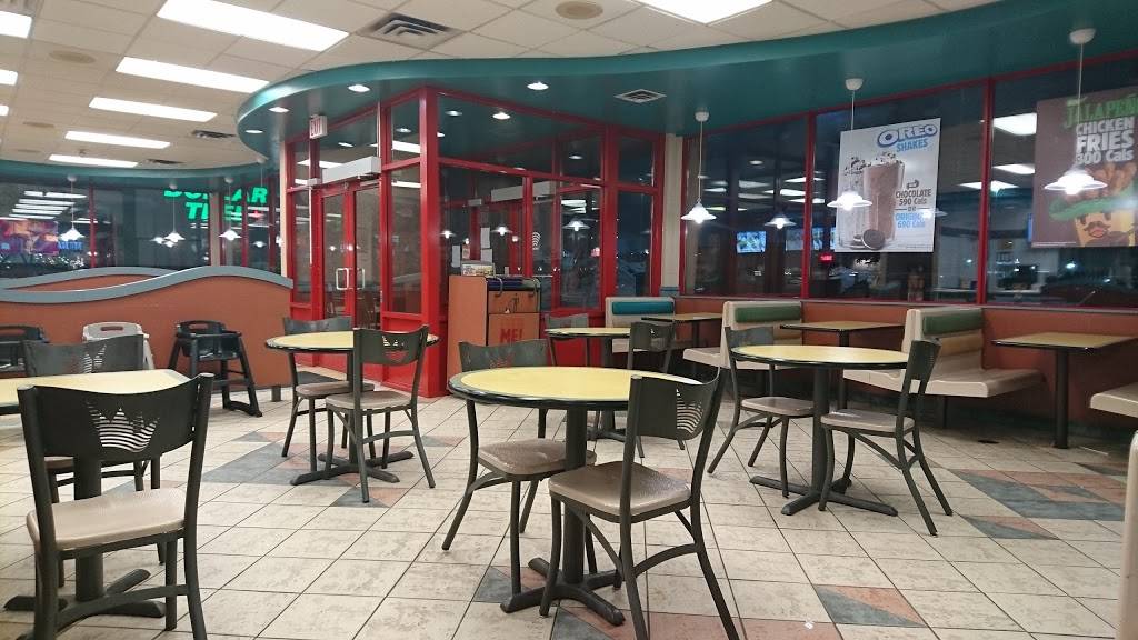 Burger King | restaurant | 527 W Hunt Club Rd, Nepean, ON K2G 5W5, Canada | 6137275840 OR +1 613-727-5840