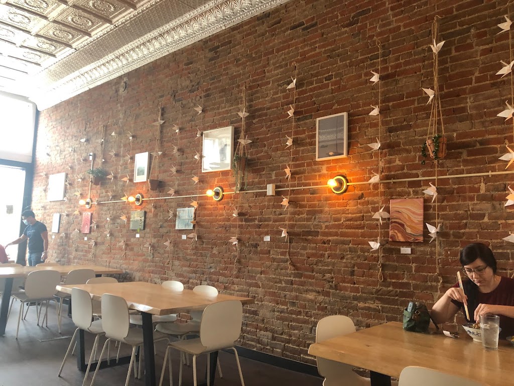 Chi Em Eats | restaurant | 11 E 6th Ave, Emporia, KS 66801, USA | 6202086500 OR +1 620-208-6500