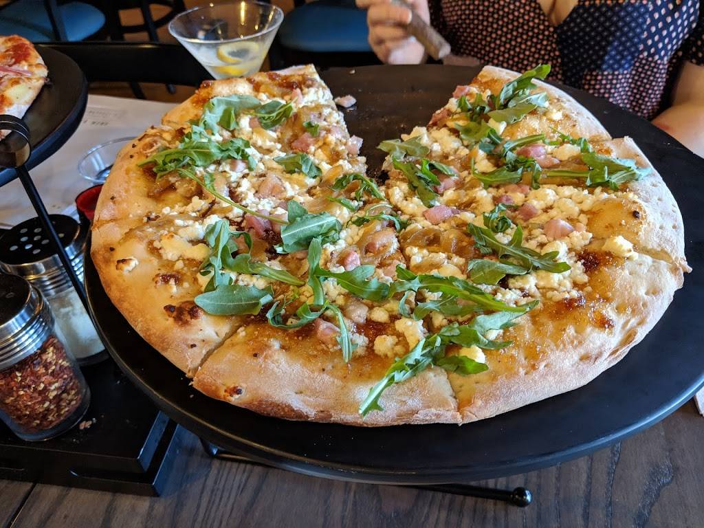 Fratelli’s Kitchen & Bar | restaurant | 443 Bridge St NW Suite 2, Grand Rapids, MI 49504, USA | 6165511332 OR +1 616-551-1332