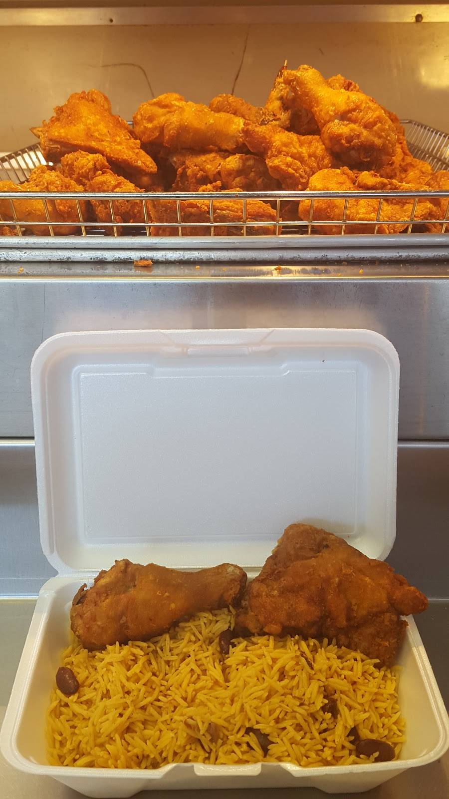 Kennedy Fried Chicken & Pizza | restaurant | 4 E Post Rd, White Plains, NY 10601, USA | 9149497867 OR +1 914-949-7867