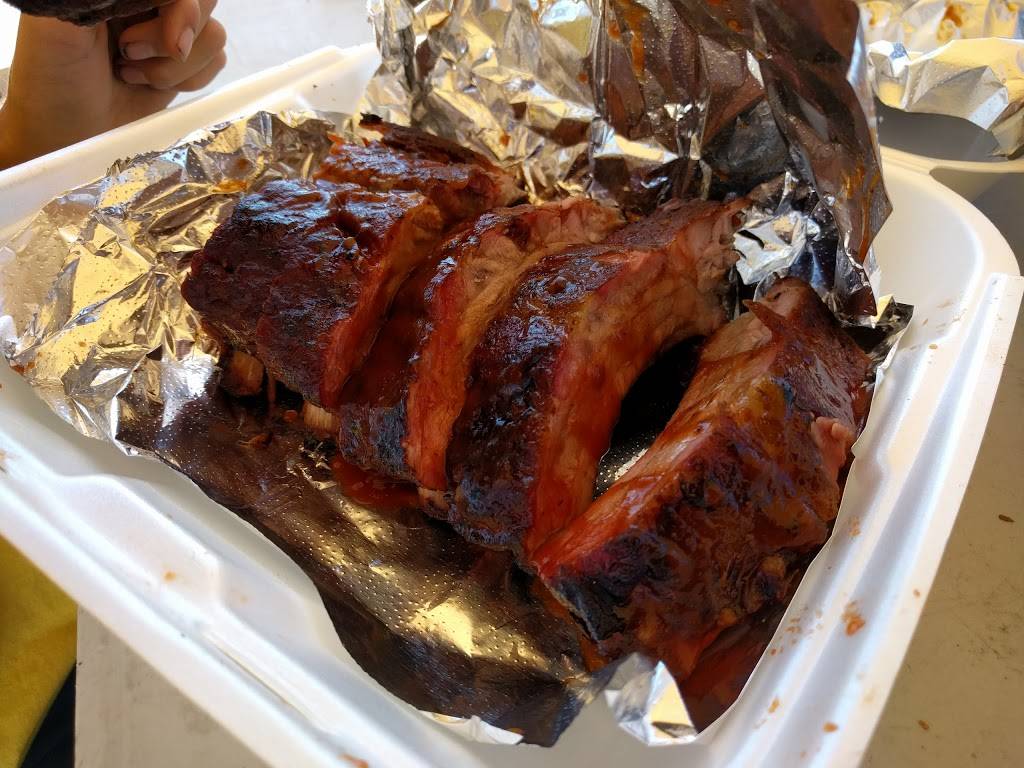 Lous BBQ & Catering of San Martin | restaurant | 11205 Monterey Rd, San Martin, CA 95046, USA | 4088282915 OR +1 408-828-2915