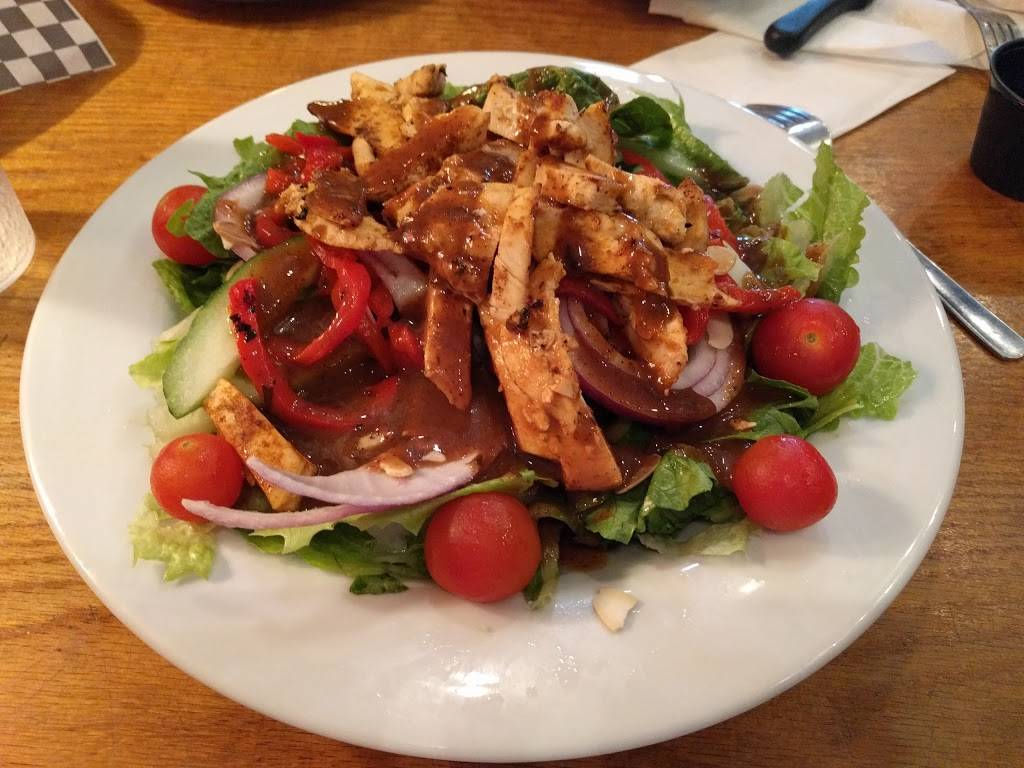 Crave Family Grill & Pub | restaurant | 26 Erie St N, Leamington, ON N8H 2Z2, Canada | 5193220032 OR +1 519-322-0032