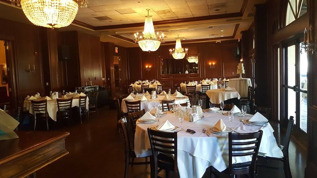 Maggianos Little Italy | restaurant | 189 The Grove Dr Suite Z80, Los Angeles, CA 90036, USA | 3239659665 OR +1 323-965-9665