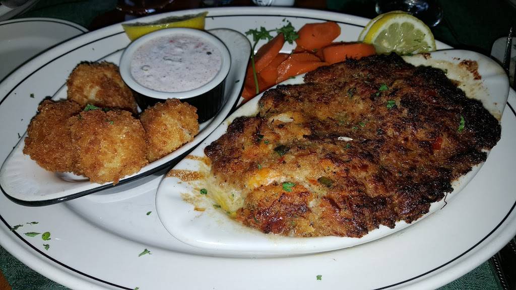 Rainbow Grille & Tavern | restaurant | 609 Beach Rd, Pittsburg, NH 03592, USA | 6035389556 OR +1 603-538-9556